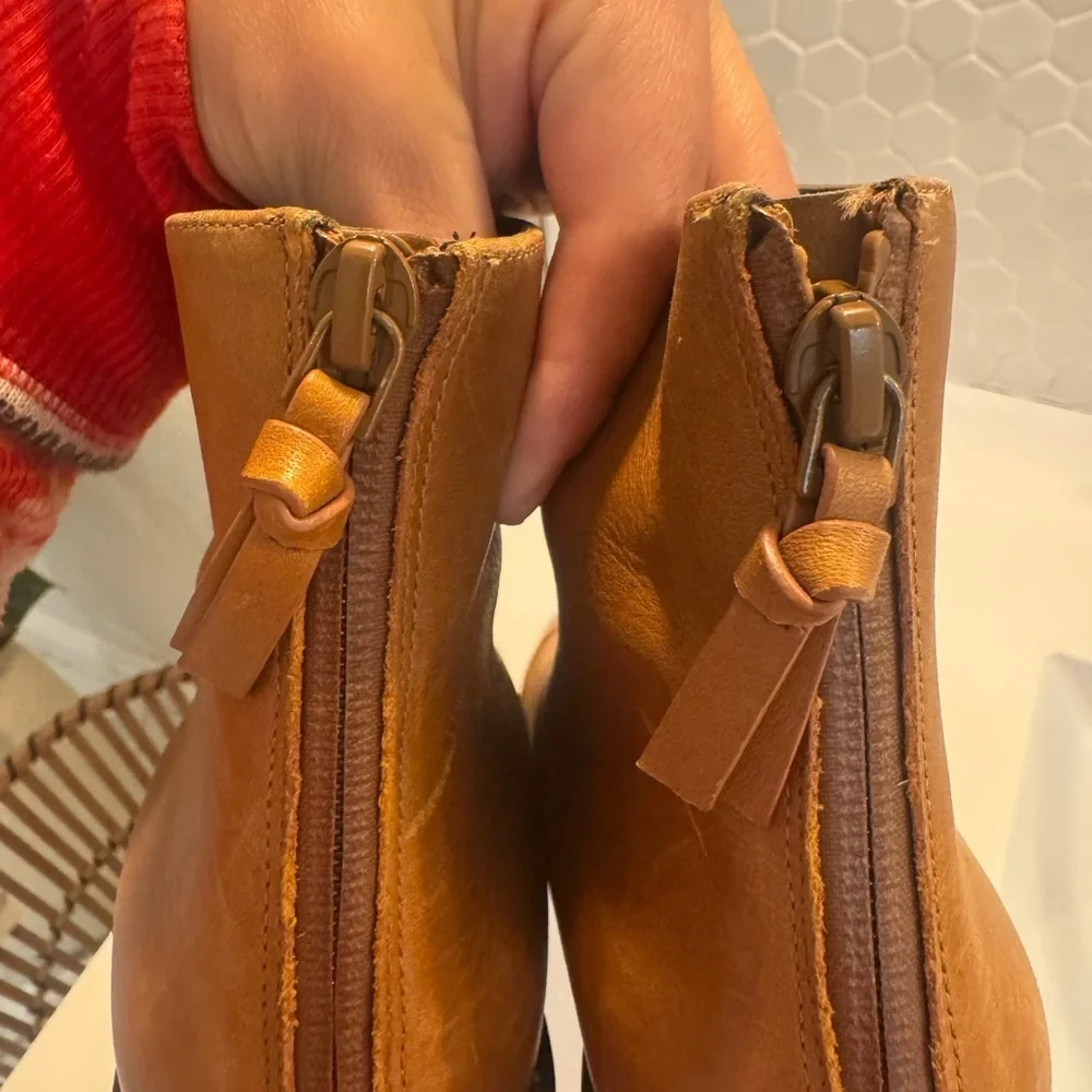 Cole Haan Grand 360 Leather Winnie Boots. NWOT Excellent Condition
